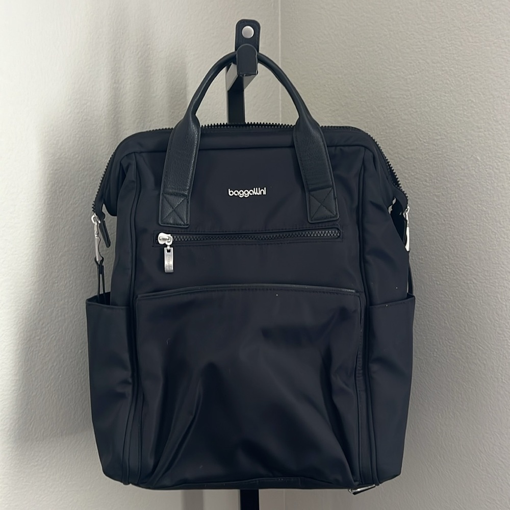 Baggallini Black Nylon Convertible Backpack Tote - Picture 4 of 6